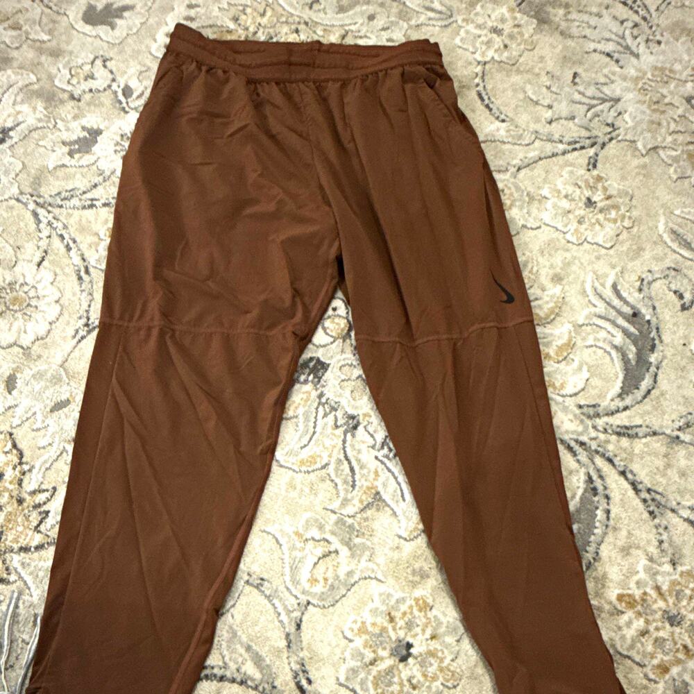 Nike Women’s Dri-FIT Brown Running Pants D Straight Leg Pockets Tapered Size L